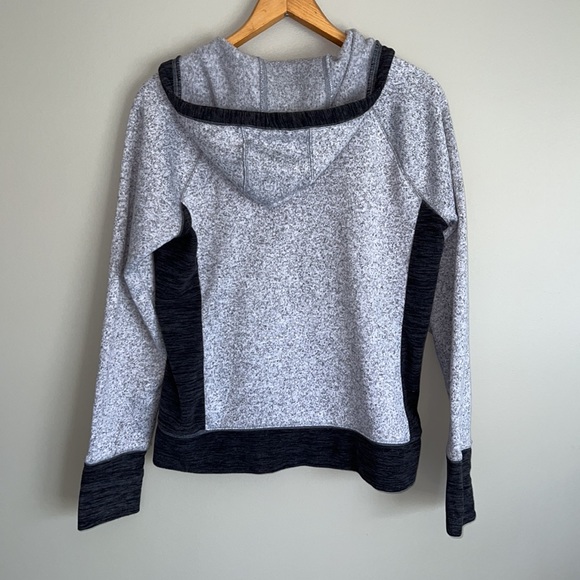 Tek Gear zip up hoodie w front pockets - perfect condition - Picture 2 of 10